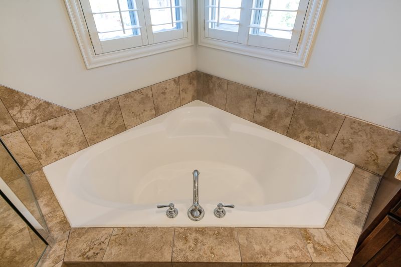 Alcove Bathtub with Surround