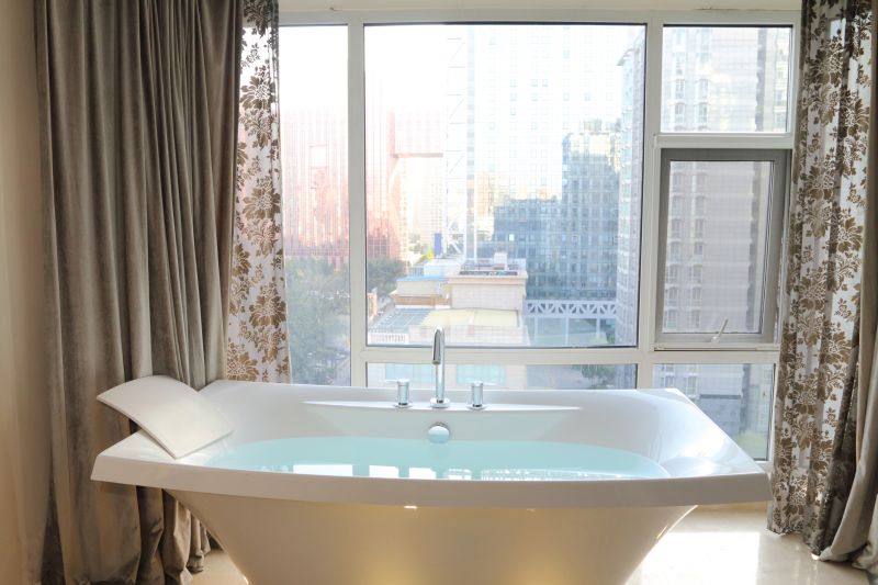 Elegant Bathtub Installation